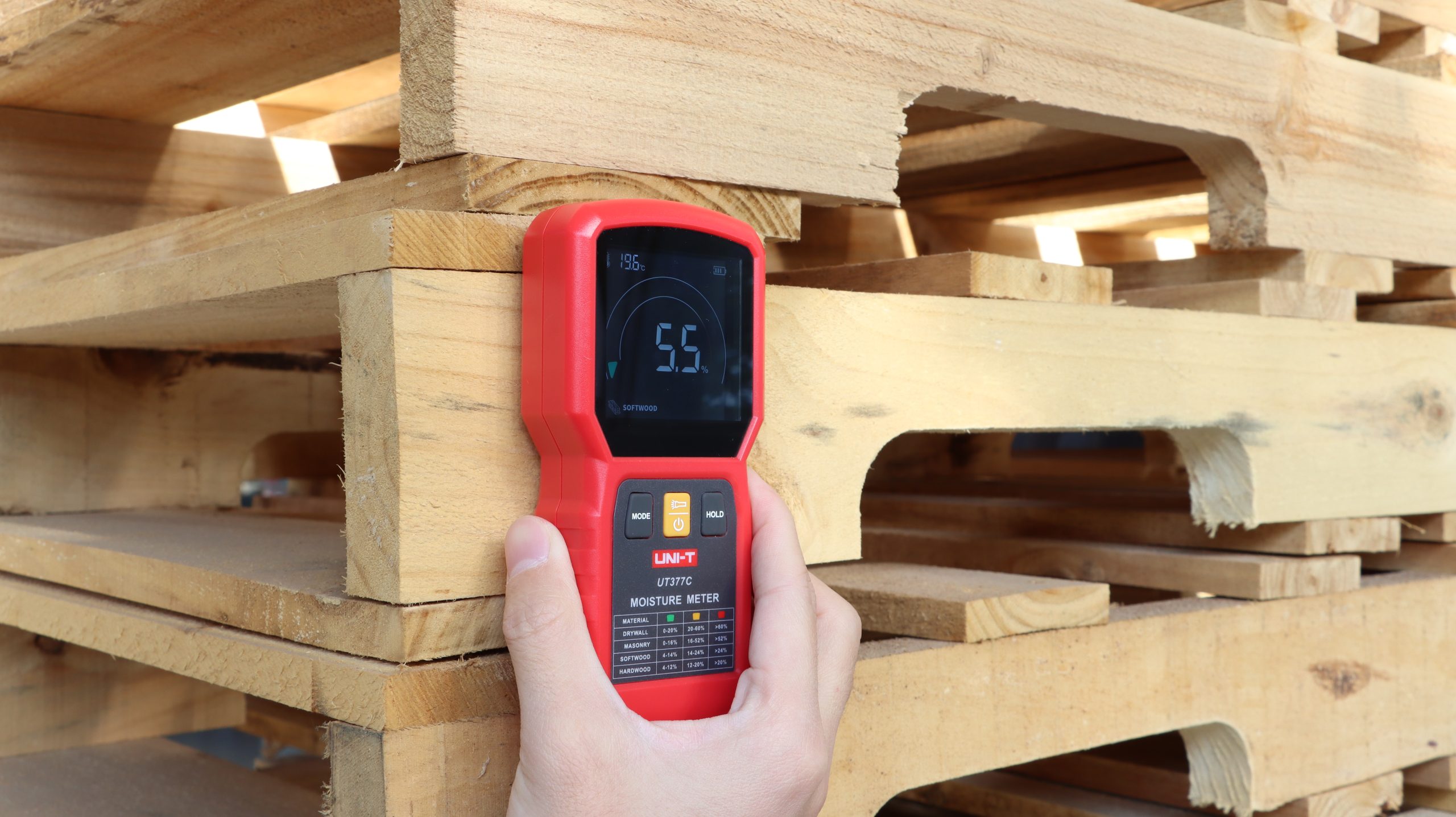 UT377C-madera