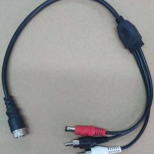 incluye cable adaptador